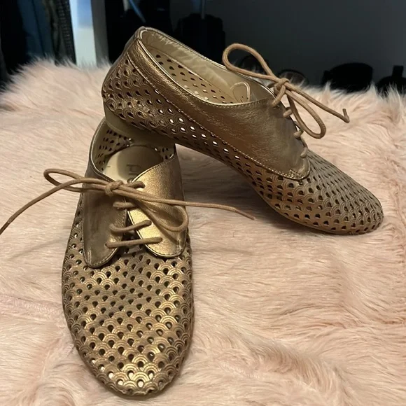 Women’s Artistic Loafers - Picture 2 of 6